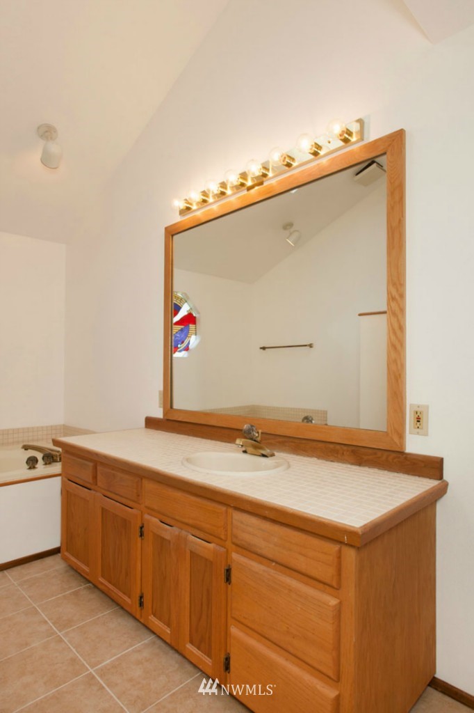 5914 150th Place Southwest Edmonds, WA 98026 - Photo 11 of 25 Gallery Image 11