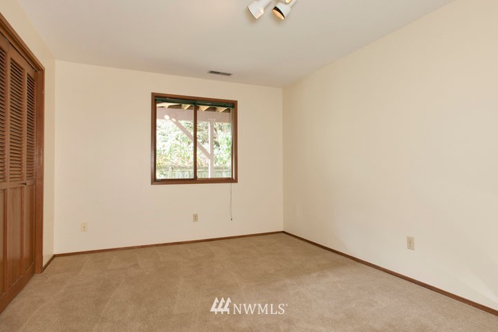 5914 150th Place Southwest Edmonds, WA 98026 - Photo 17 of 25 Gallery Image 17