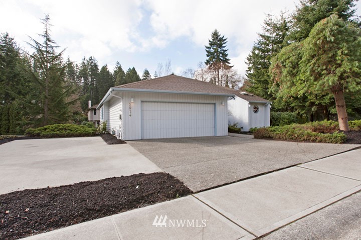 5914 150th Place Southwest Edmonds, WA 98026 - Photo 3 of 25 Gallery Image 3