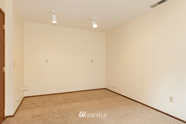 5914 150th Place Southwest Edmonds, WA 98026 - Photo 23 of 25 Gallery Image 23