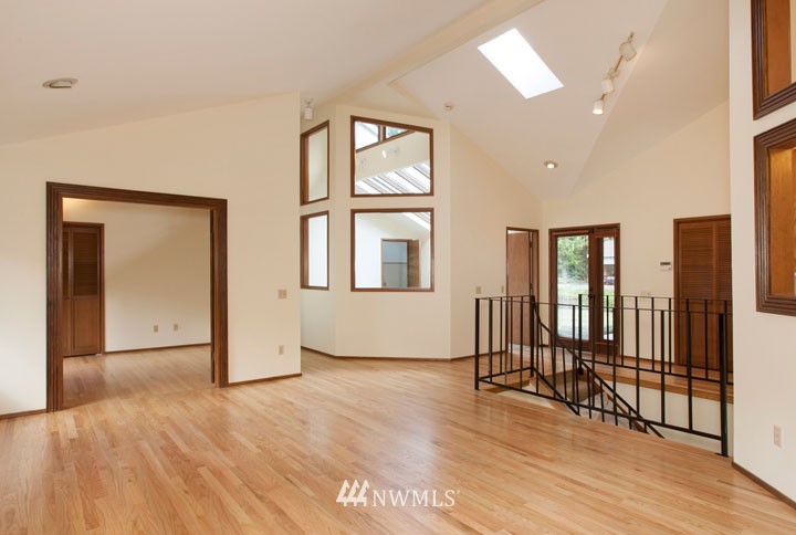 5914 150th Place Southwest Edmonds, WA 98026 - Photo 4 of 25 Gallery Image 4
