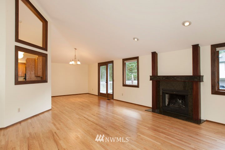 5914 150th Place Southwest Edmonds, WA 98026 - Photo 6 of 25 Gallery Image 6