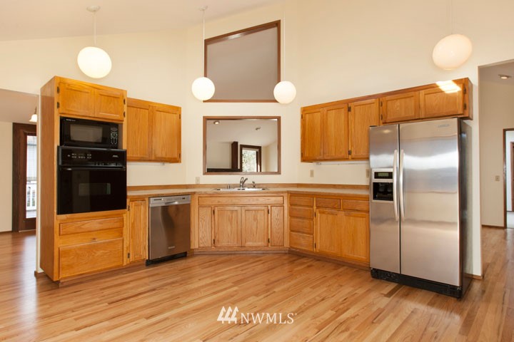 5914 150th Place Southwest Edmonds, WA 98026 - Photo 7 of 25 Gallery Image 7