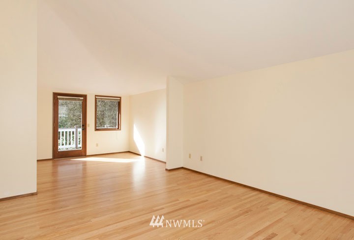 5914 150th Place Southwest Edmonds, WA 98026 - Photo 9 of 25 Gallery Image 9