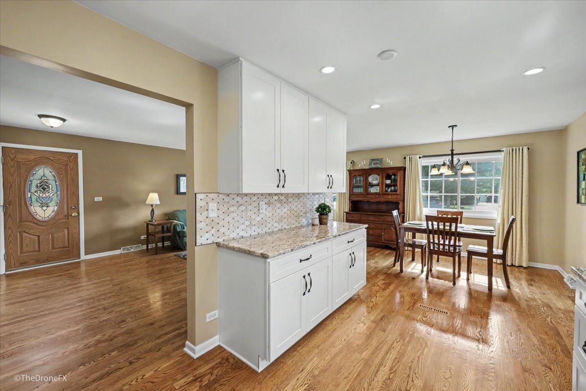 767 North Willow Road Elmhurst, IL 60126 - Photo 9 of 36