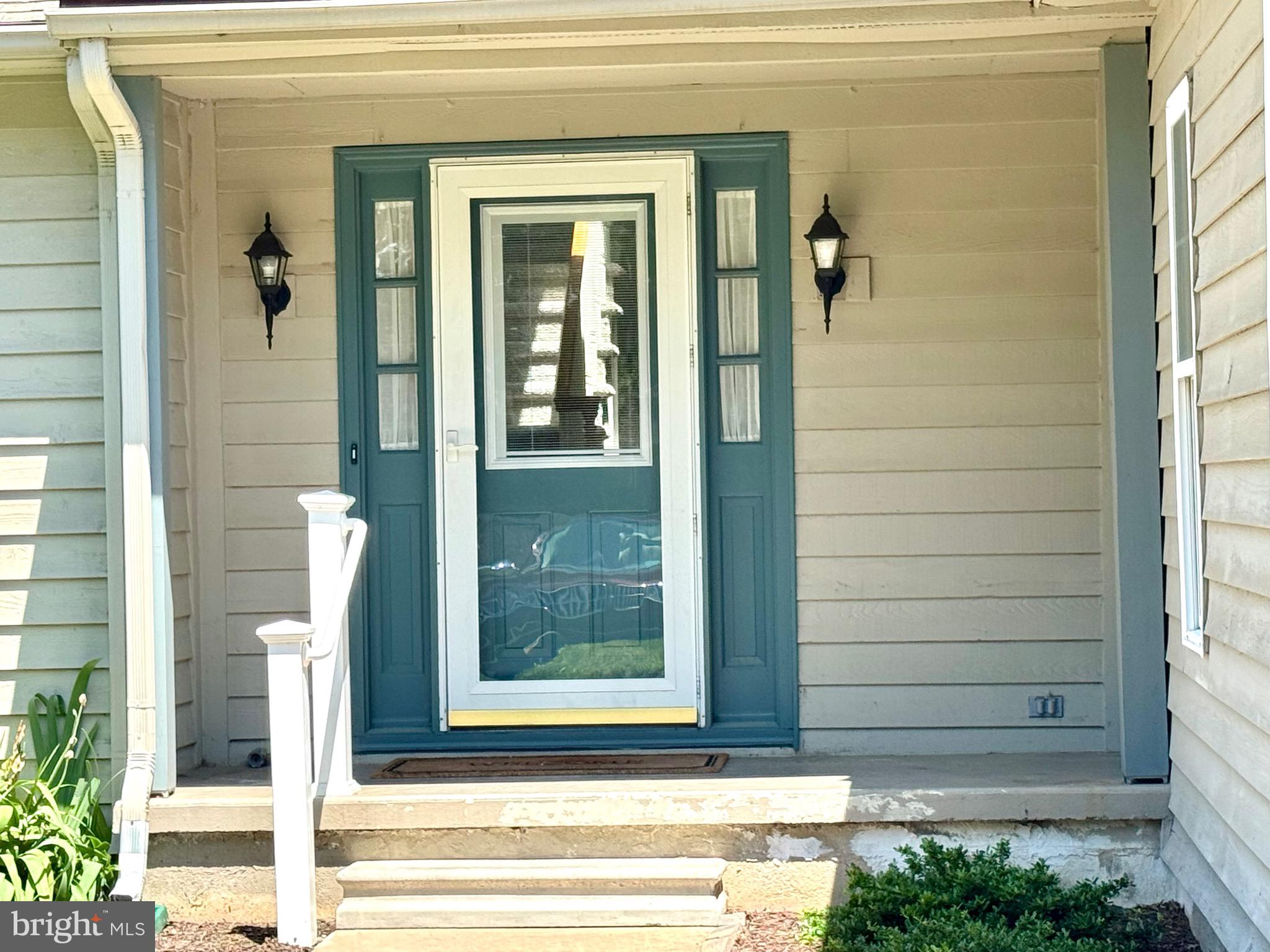 a view of entrance door of the house