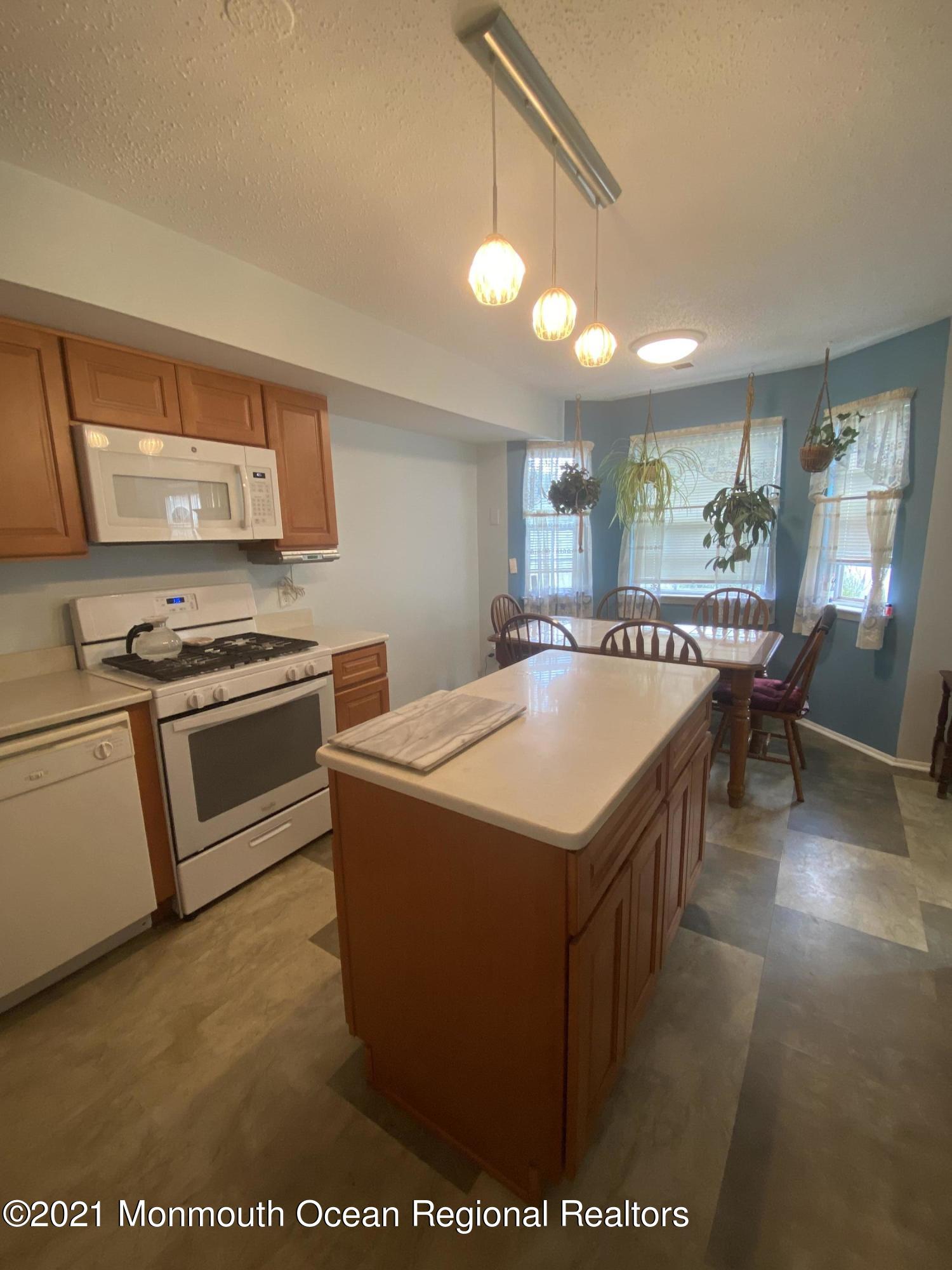 304 Pegasus Road, Unit 304 Piscataway, NJ 08854 - Photo 12 of 28 IMG_2738