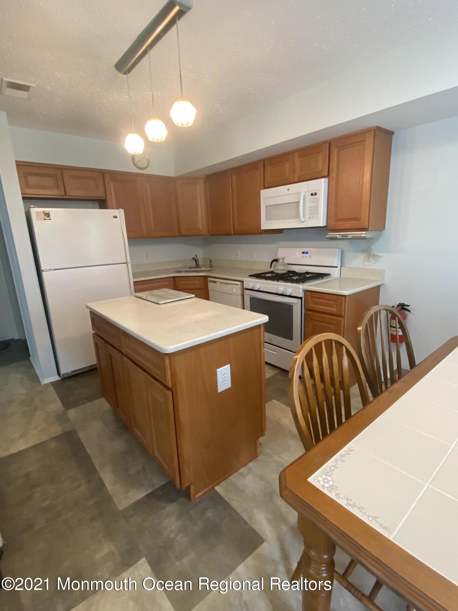 304 Pegasus Road, Unit 304 Piscataway, NJ 08854 - Photo 13 of 28 IMG_2740