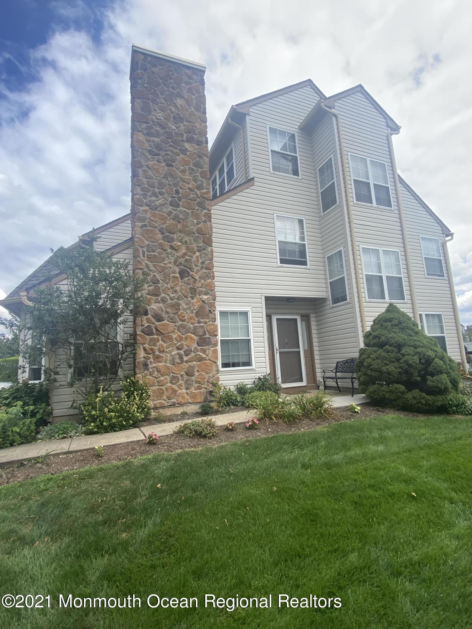 304 Pegasus Road, Unit 304 Piscataway, NJ 08854 - Photo 4 of 28 IMG_2727