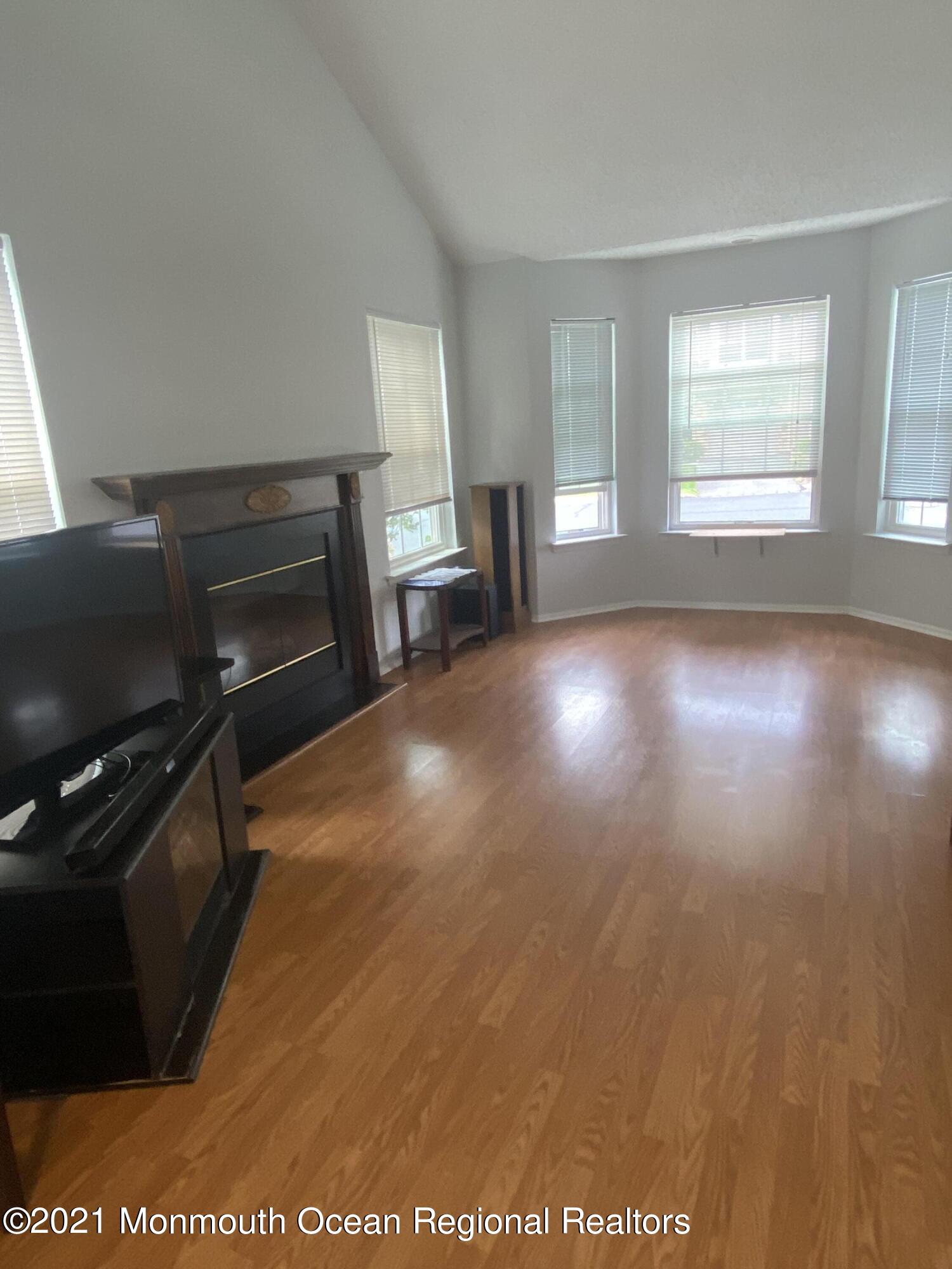 304 Pegasus Road, Unit 304 Piscataway, NJ 08854 - Photo 7 of 28 IMG_2733