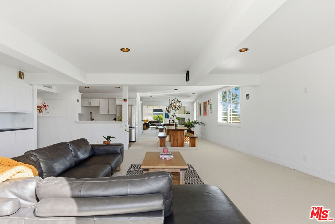 2385 Roscomare Road, Unit E17 Los Angeles, CA 90077 - Photo 3 of 31