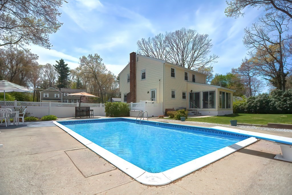 36 Southgate Road Franklin, MA 02038 - Photo 8 of 42 Gallery Image 8