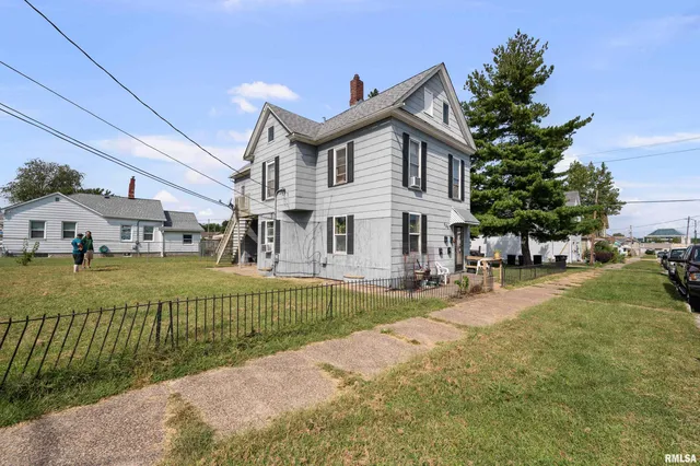 $100,000 | 550 26th Street, Rock Island, IL 61201