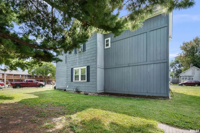 $100,000 | 550 26th Street, Rock Island, IL 61201