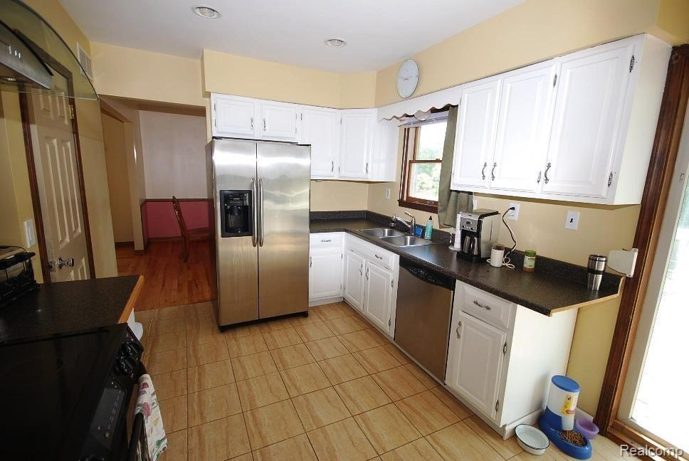 9384 Van Antwerp Road Brighton, MI 48116 - Photo 9 of 20 Kitchen 2.JPG