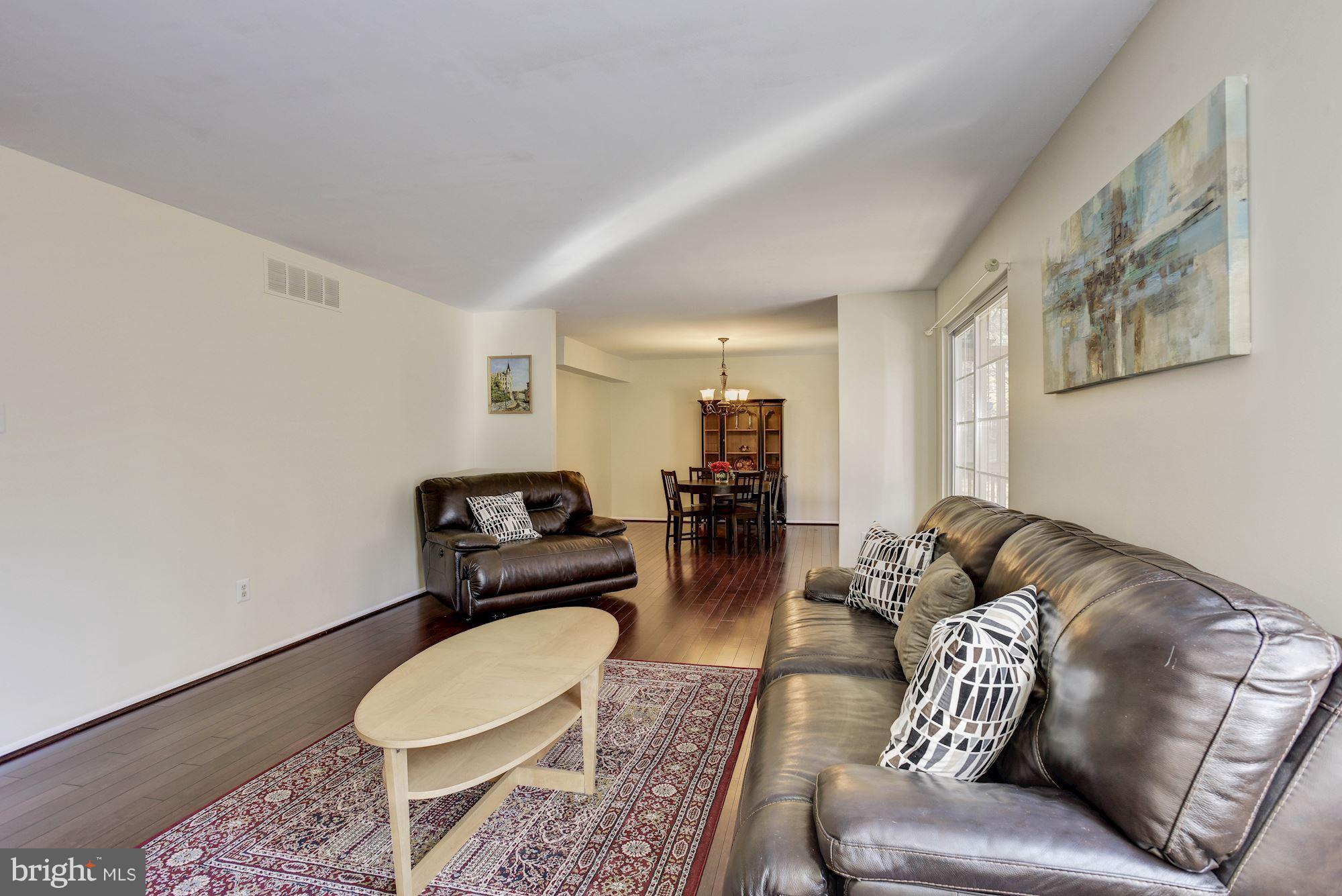 7221 Kindler Road Columbia, MD 21046 - Photo 9 of 23 Living Room
