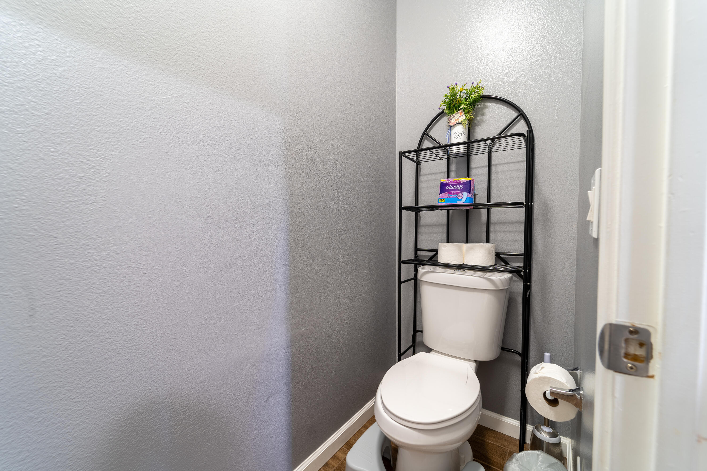 47970 Austin Drive Indio, CA 92201 - Photo 27 of 32 a bathroom with a toilet and a sink