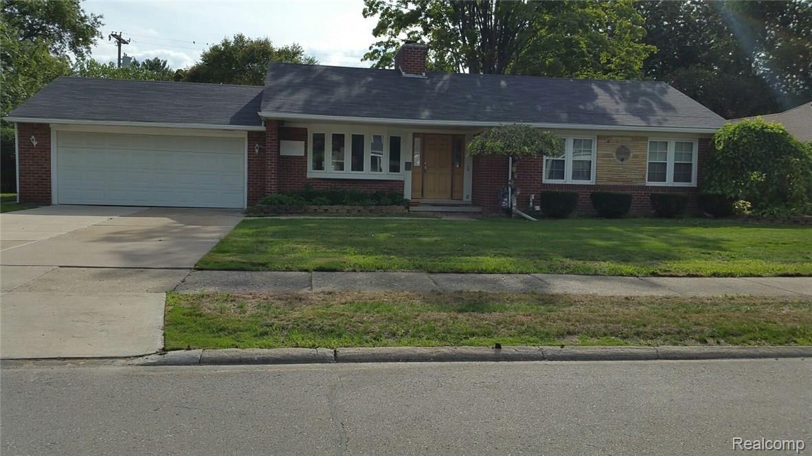 407 Lexington Road Grosse Pointe, MI 48236 - Photo 1 of 8 20160915_155343_1482465855939_resized.jpg