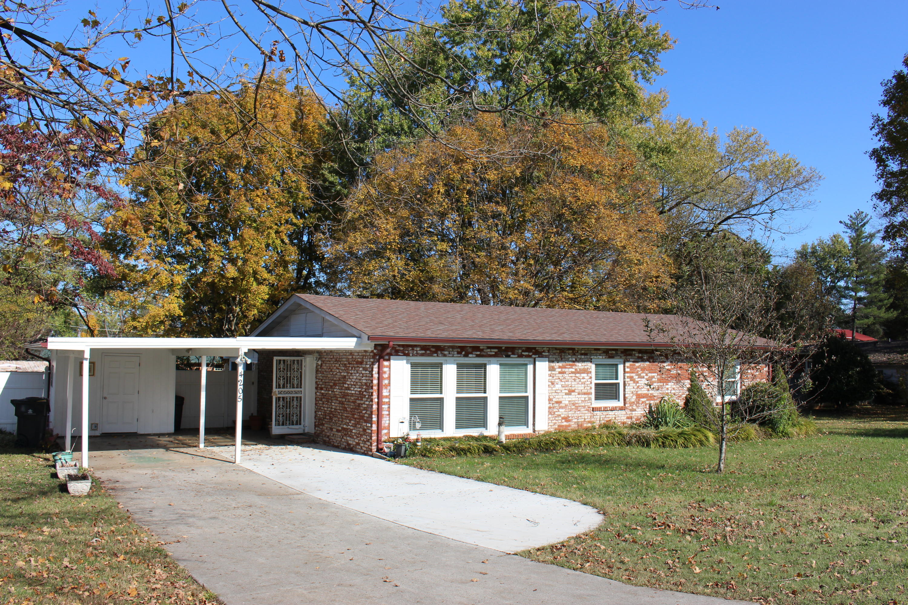 4205 Royalview Road Knoxville, TN 37921 - Photo 2 of 22 IMG_1360