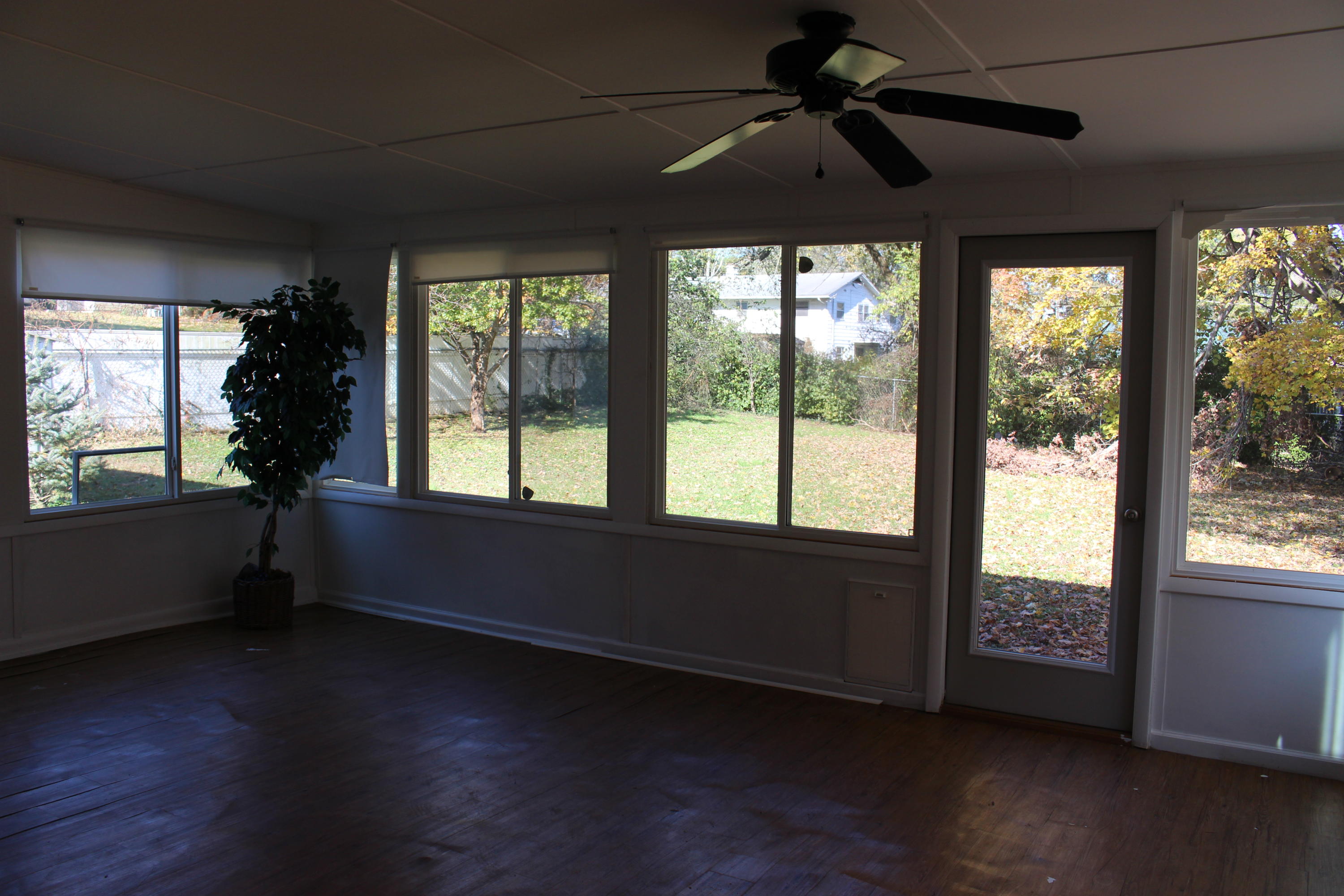 4205 Royalview Road Knoxville, TN 37921 - Photo 16 of 22 IMG_1385