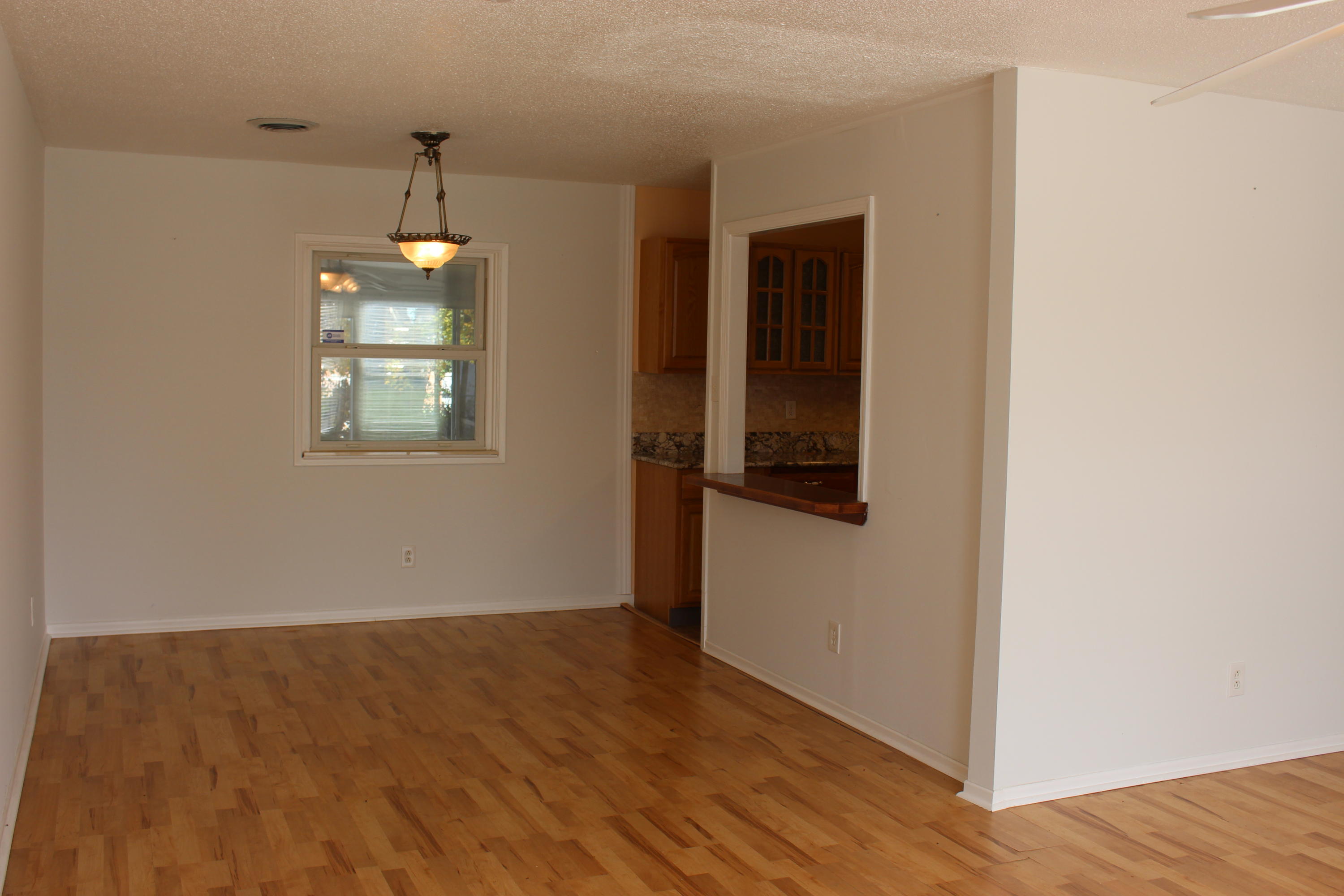4205 Royalview Road Knoxville, TN 37921 - Photo 8 of 22 IMG_1366