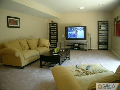 157 Fern Road East Brunswick, NJ 08816 - Photo 3 of 8 Gallery Image 3