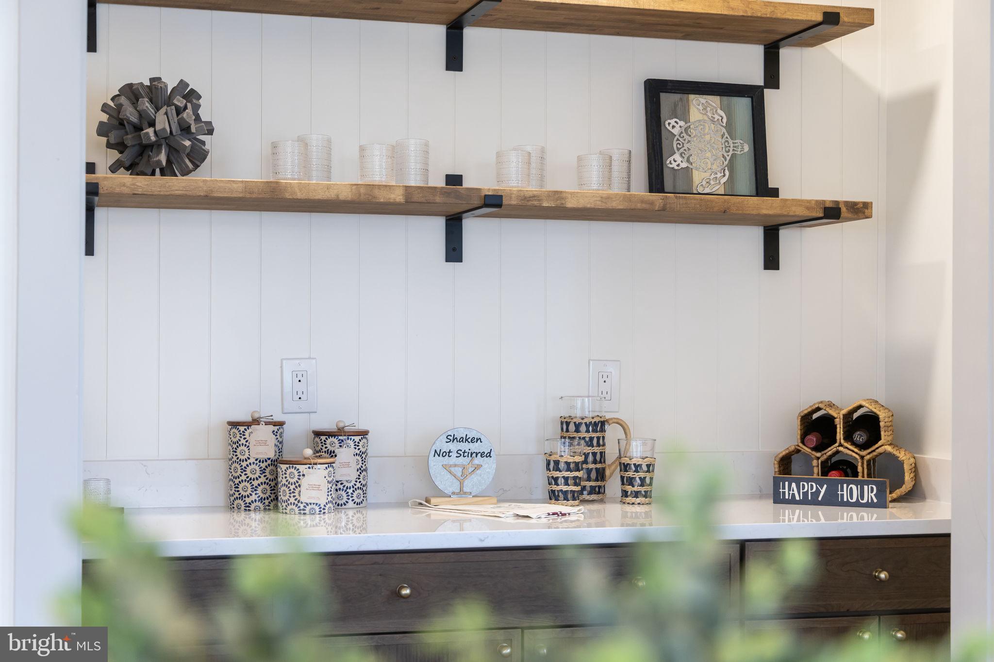 116 Washington Street Locust Grove, VA 22508 - Photo 38 of 130 Custom built-ins!