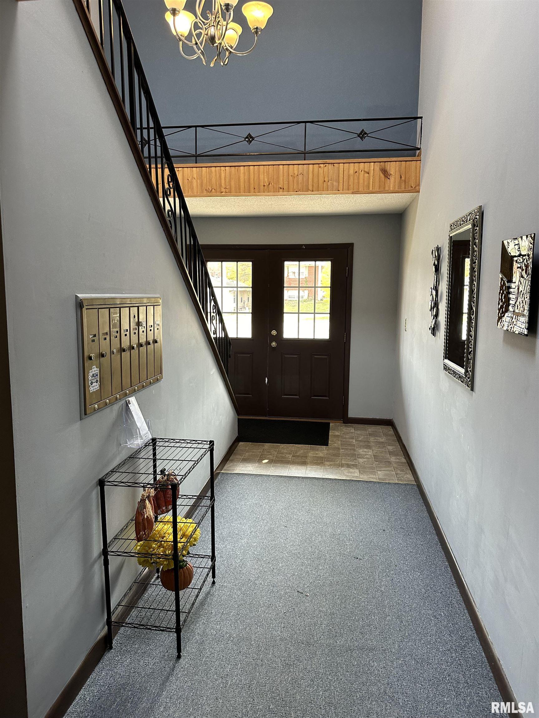 2081 West Monroe Street, Unit 2 Springfield, IL 62704 - Photo 4 of 16 Gallery Image 4