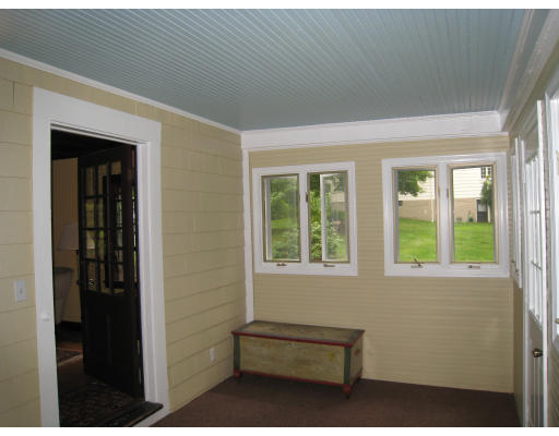 198 Maynard Road Framingham, MA 01701 - Photo 14 of 19 Gallery Image 14
