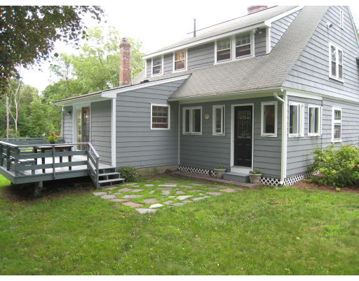 198 Maynard Road Framingham, MA 01701 - Photo 3 of 19 Gallery Image 3