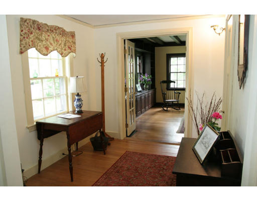 198 Maynard Road Framingham, MA 01701 - Photo 5 of 19 Gallery Image 5
