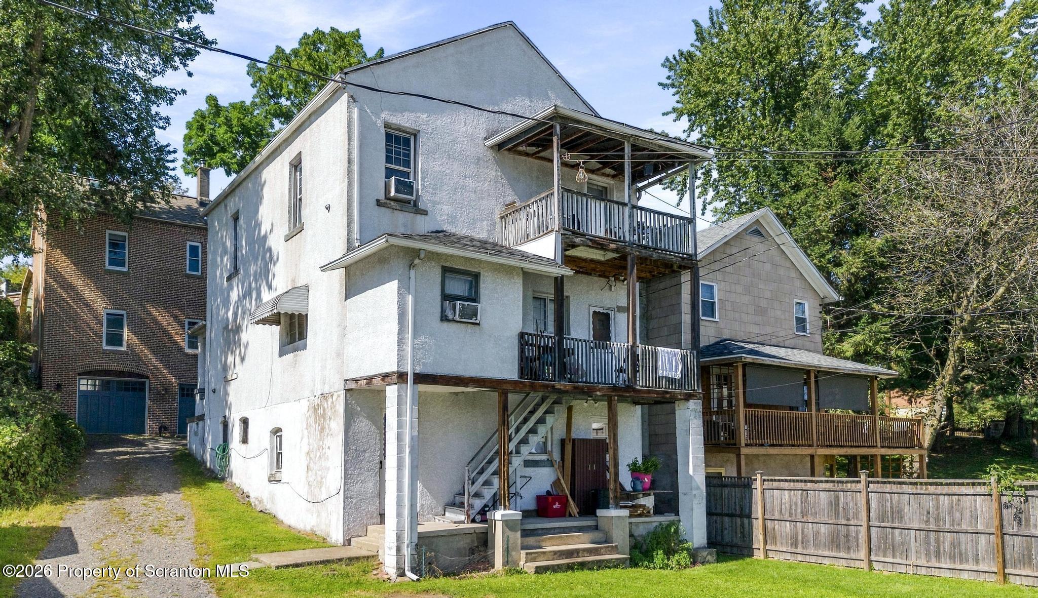 817 Rear Court Street Scranton, PA 18508 - Photo 4 of 45 Rear