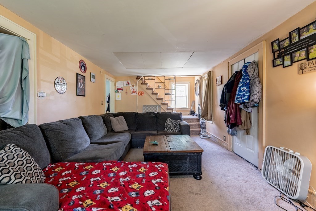 70 Ridgeway Street Westfield, MA 01085 - Photo 3 of 14 Gallery Image 3