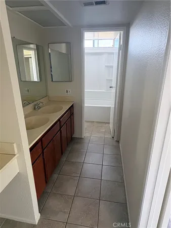 $499,000 | 134 Racquet Club Drive, Compton, CA 90220