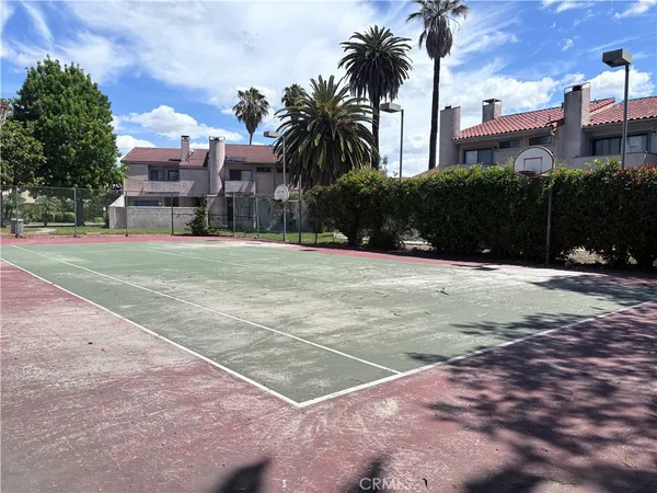 $499,000 | 134 Racquet Club Drive, Compton, CA 90220