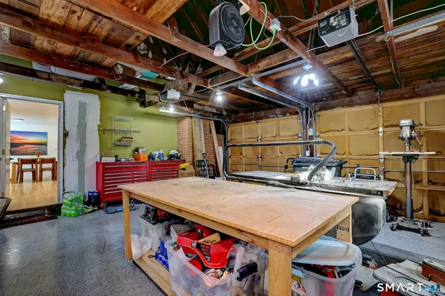 $485,000 | 10 Woodcliff Drive, Simsbury, CT 06070