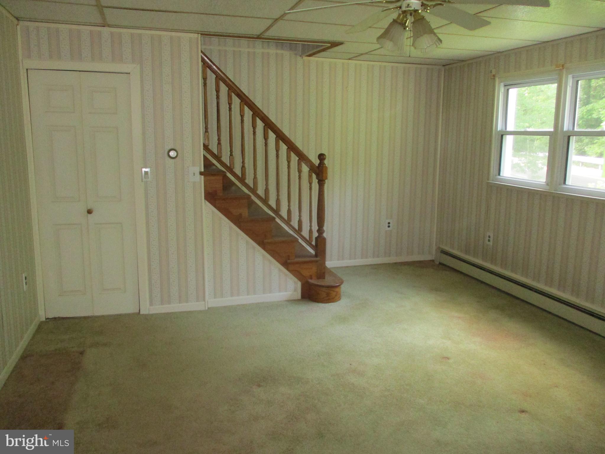 5667 Landing Road Elkridge, MD 21075 - Photo 6 of 12 Living room