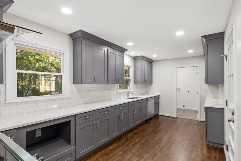 3849 Cardinal Drive Tucker, GA 30084 - Photo 7 of 30