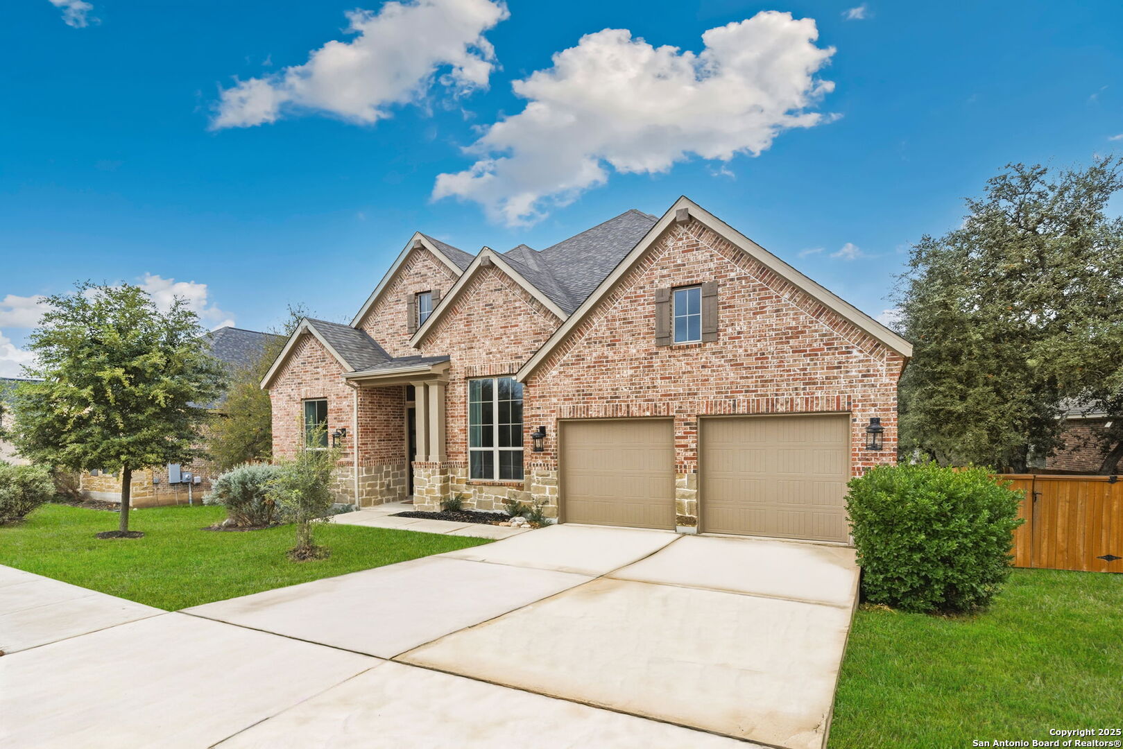 120 Quiet Oak Road San Marcos, TX 78666 - Photo 3 of 44