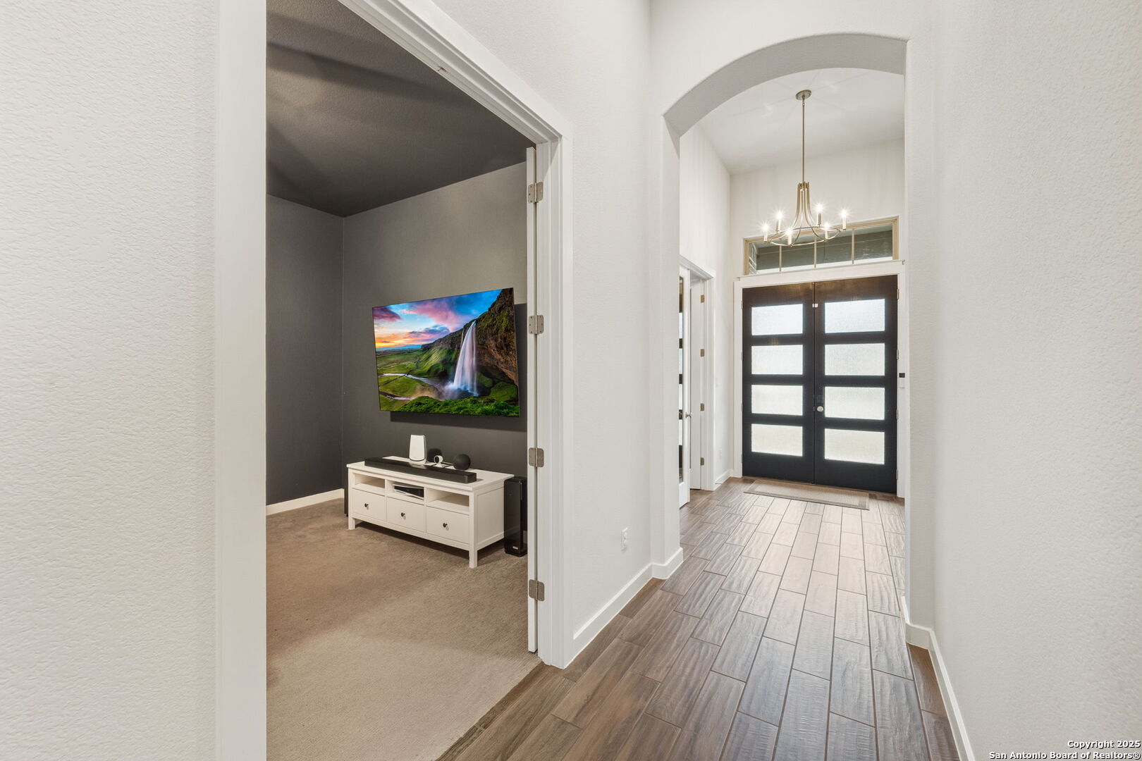 120 Quiet Oak Road San Marcos, TX 78666 - Photo 4 of 44