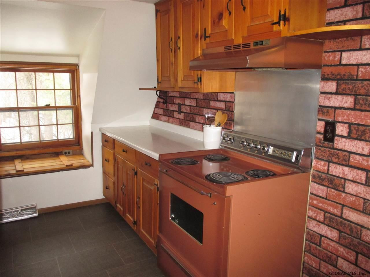 87 Midline Road Ballston, NY 12019 - Photo 4 of 18 Photo 4