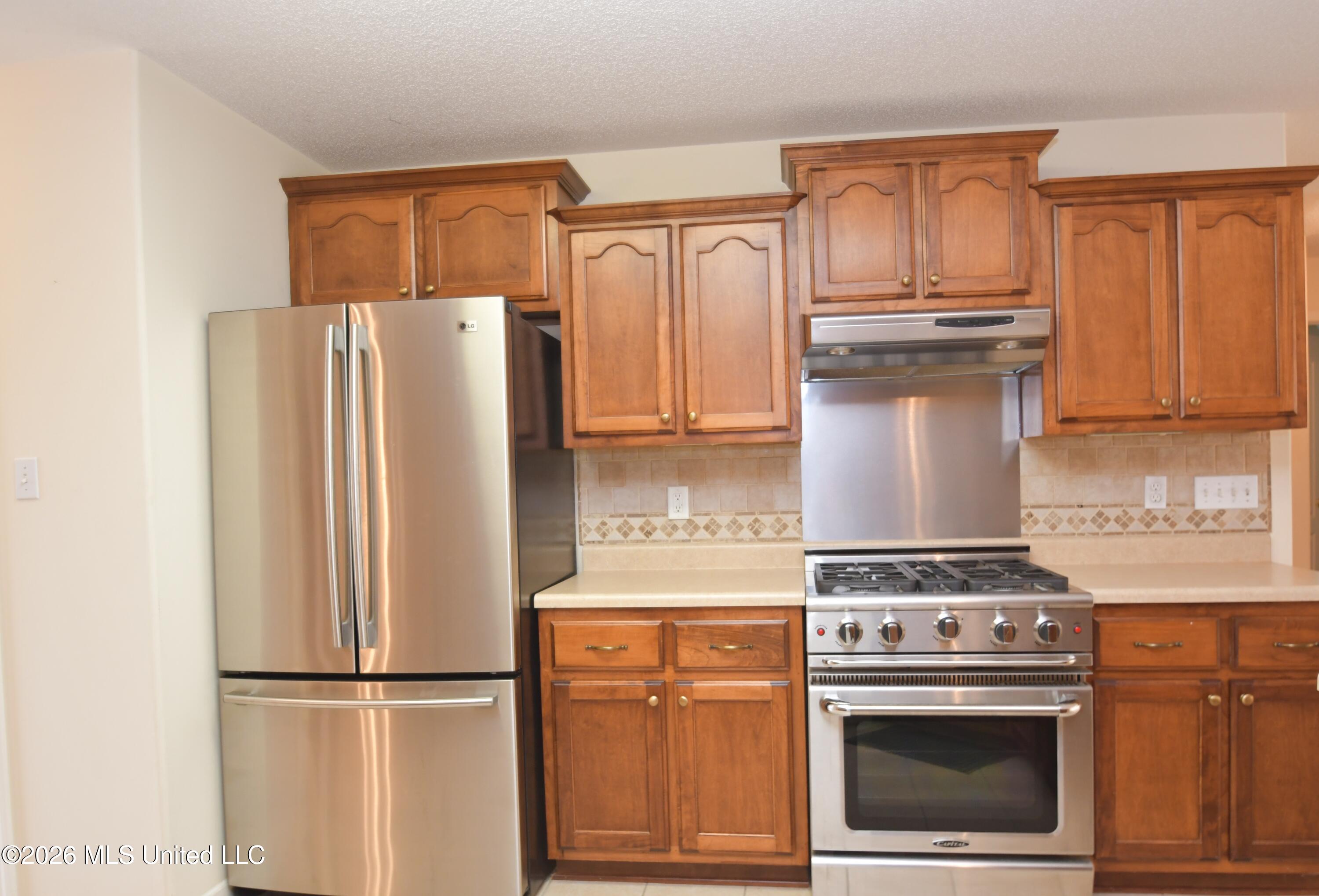 616 Ridge View Drive Hernando, MS 38632 - Photo 11 of 27 Gas Stove