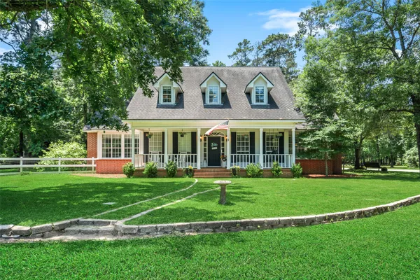 $875,000 | 403 Westbrook, Pinehurst, TX 77362
