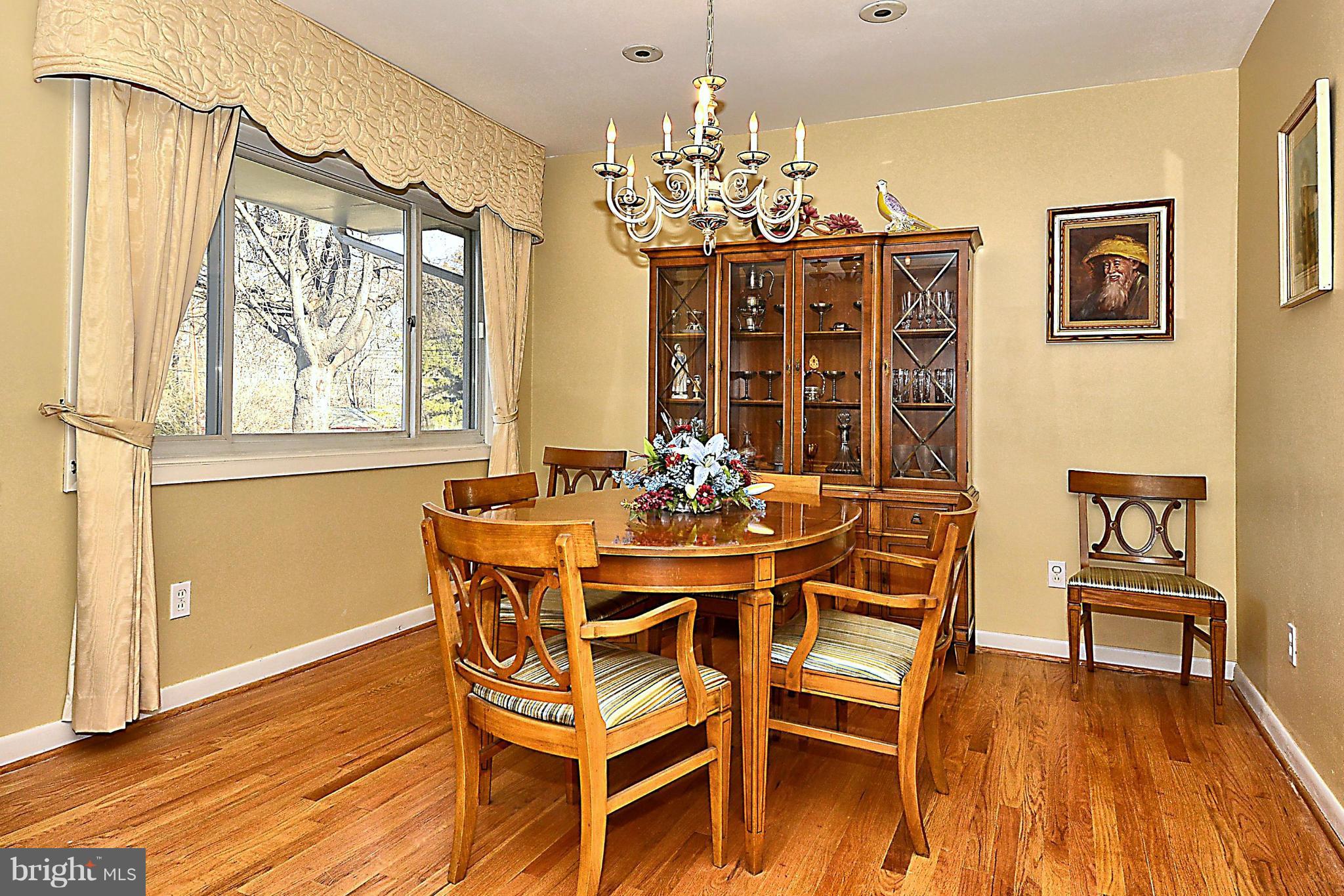 901 Orchard Way Silver Spring, MD 20904 - Photo 11 of 24 Dining Room