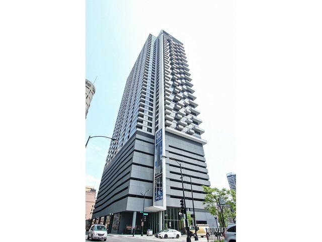 235 West Van Buren Street, Unit 3518 Chicago, IL 60607 - Photo 1 of 9