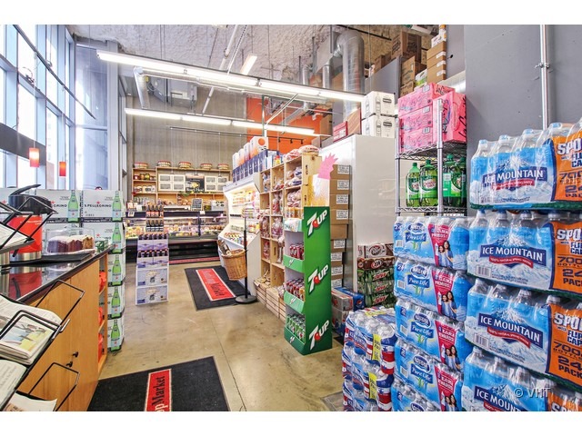 235 West Van Buren Street, Unit 3518 Chicago, IL 60607 - Photo 8 of 9