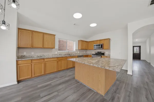 $2,000 | 1318 Hawks Nest Drive, Houston, TX 77067