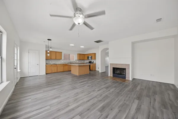 $2,000 | 1318 Hawks Nest Drive, Houston, TX 77067
