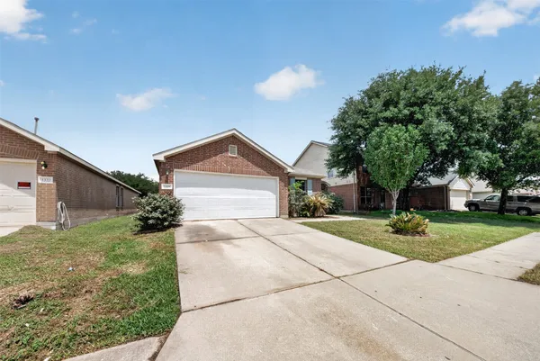 $2,000 | 1318 Hawks Nest Drive, Houston, TX 77067