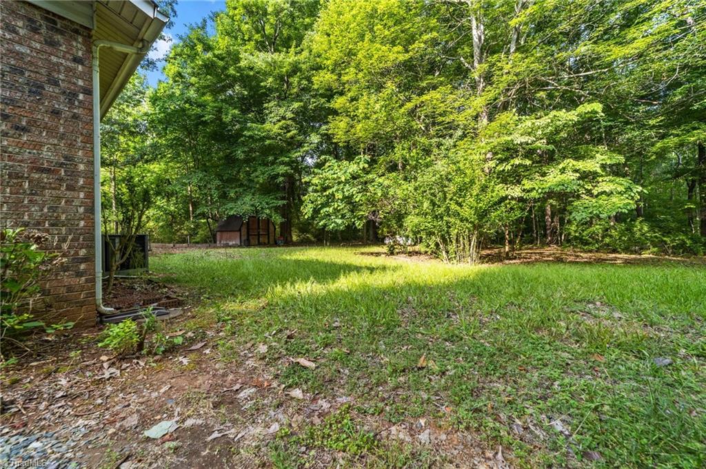 4115 Sheridan Road Greensboro, NC 27455 - Photo 5 of 36 Gallery Image 5